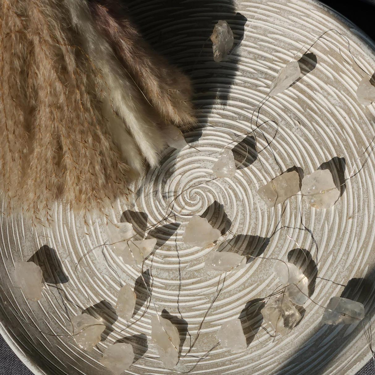 Kalnų krištolo brangakmenių švieselės