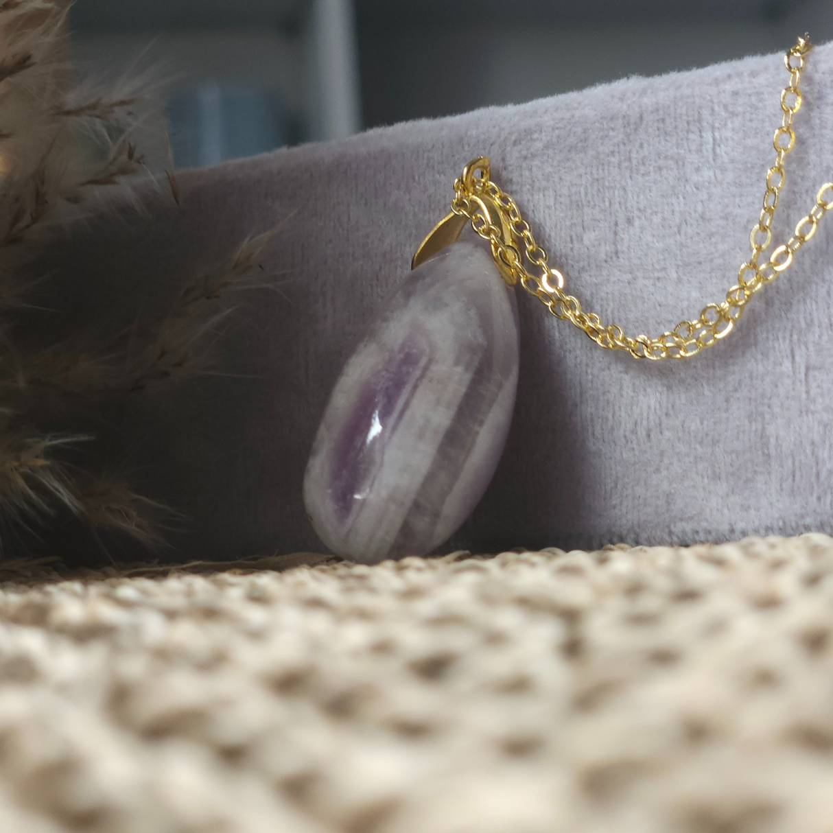 Krištolinis ašaros formos pakabukas