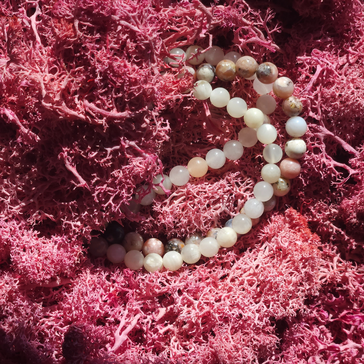 Moteriškumo ir Meilės apyrankių rinkinys