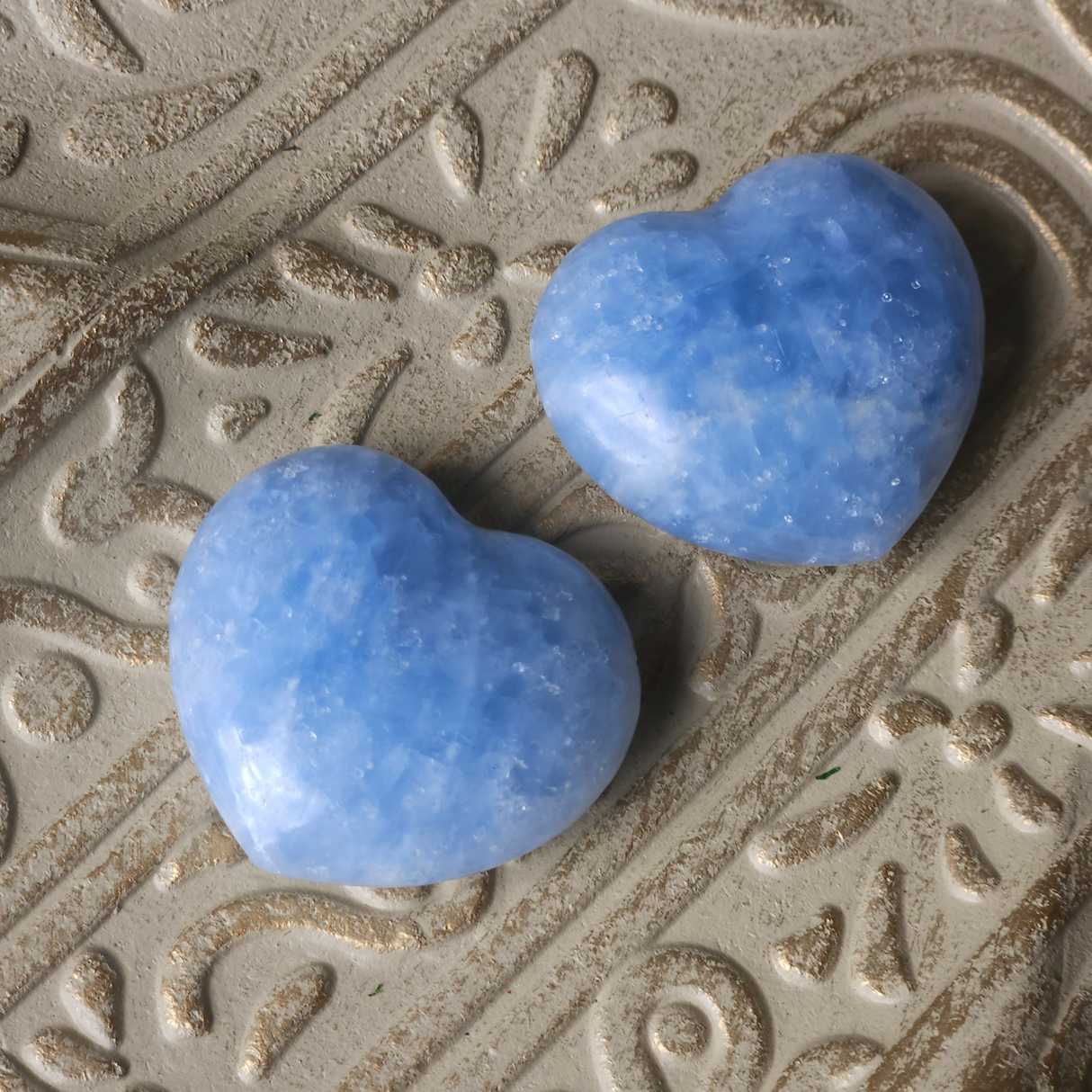 Mėlynojo Kalcito kristalas širdies pavidalu