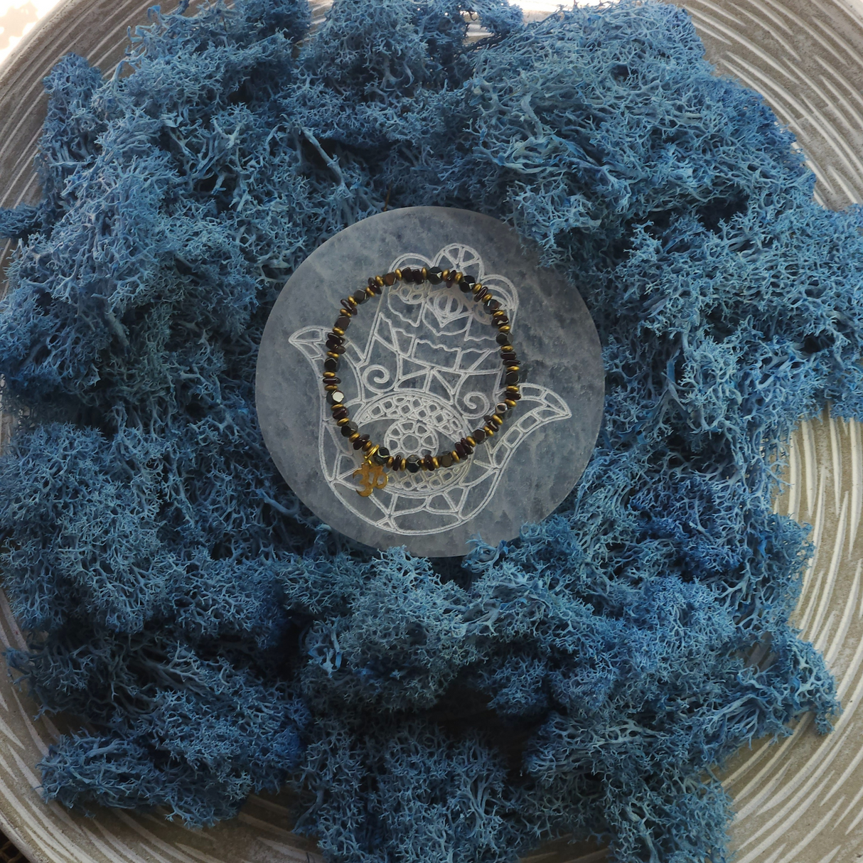 Briaunuota granato/hematito apyrankė