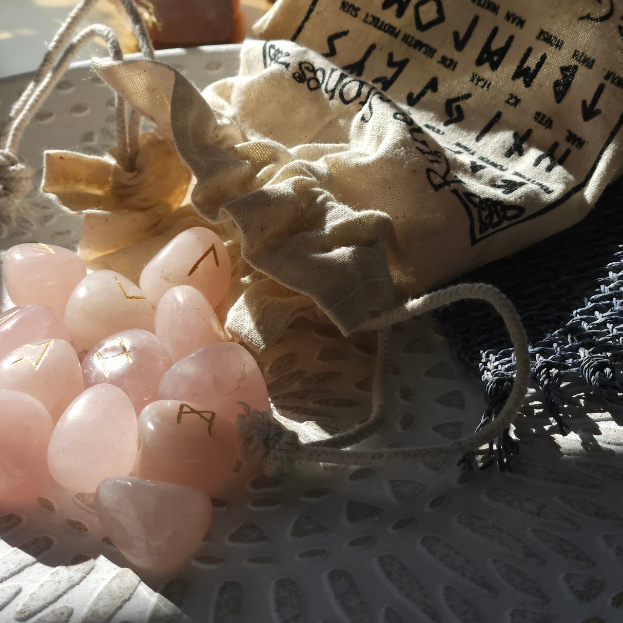 Rožinio kvarco runos