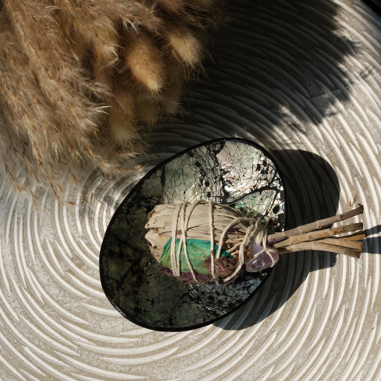 Baltojo šalavijo ryšulėlis su ametistu