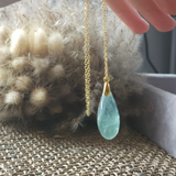 Krištolinis ašaros formos pakabukas