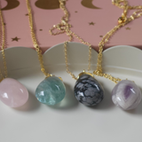 Krištolinis ašaros formos pakabukas