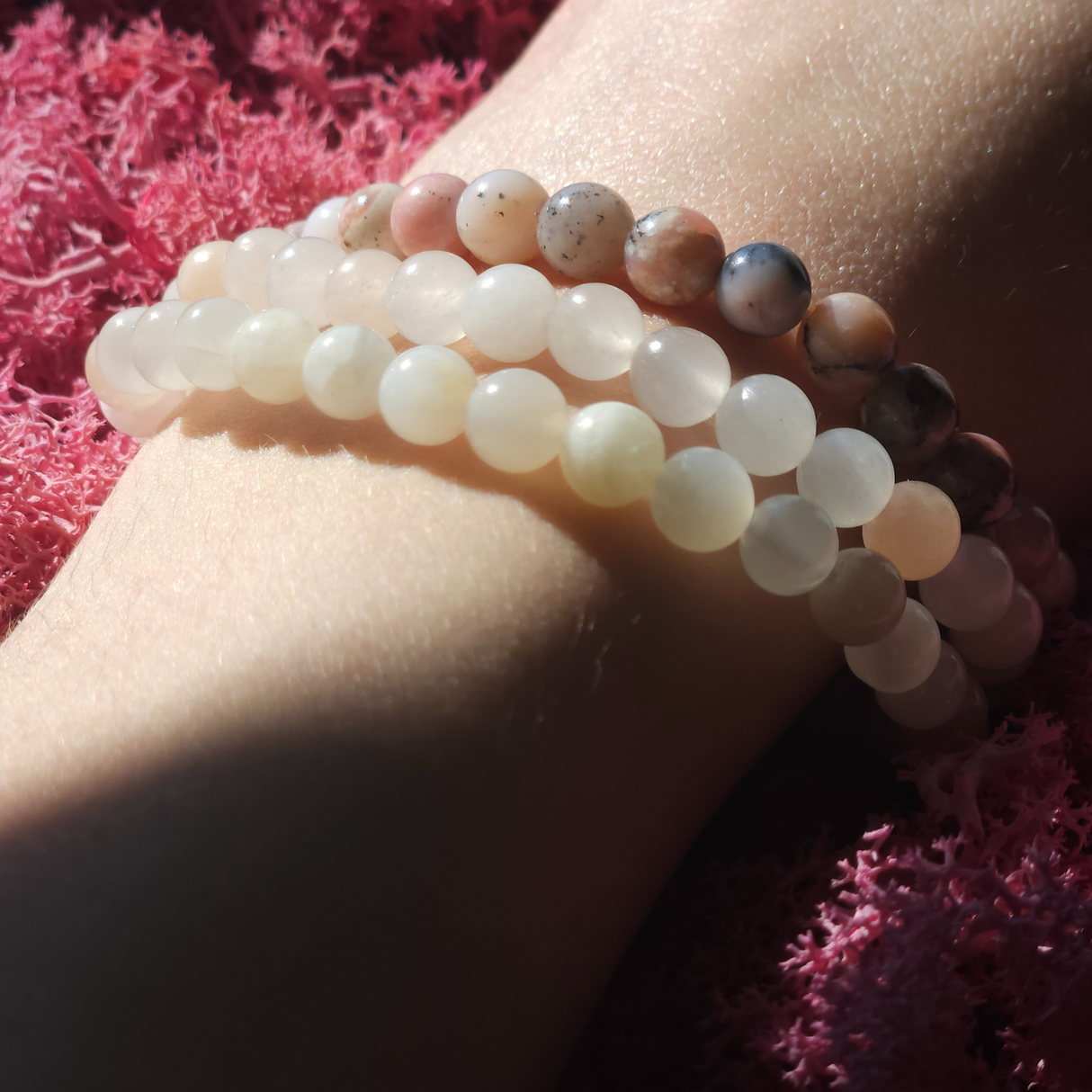 Moteriškumo ir Meilės apyrankių rinkinys