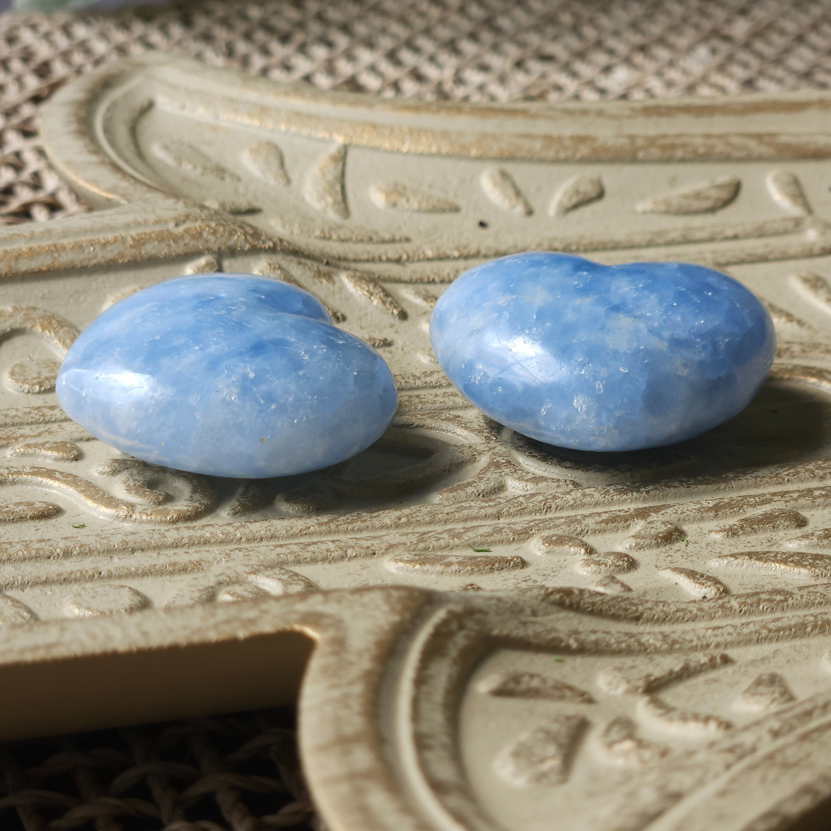 Mėlynojo Kalcito kristalas širdies pavidalu