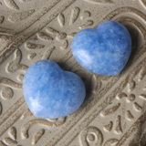 Mėlynojo Kalcito kristalas širdies pavidalu