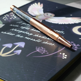 Naktinės pelėdos dienoraštis su sodalito rašikliu