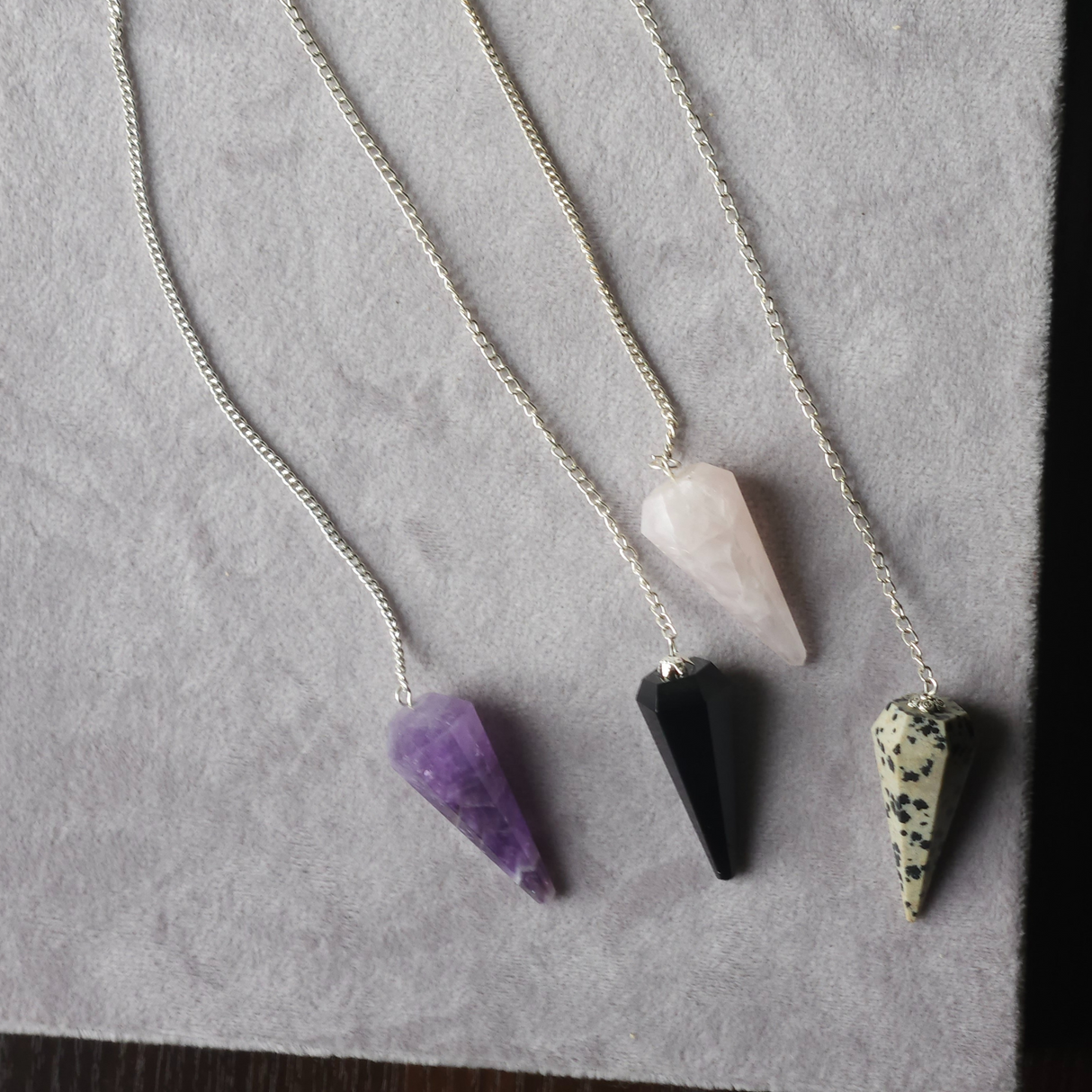 Rožinio kvarco švytuoklė