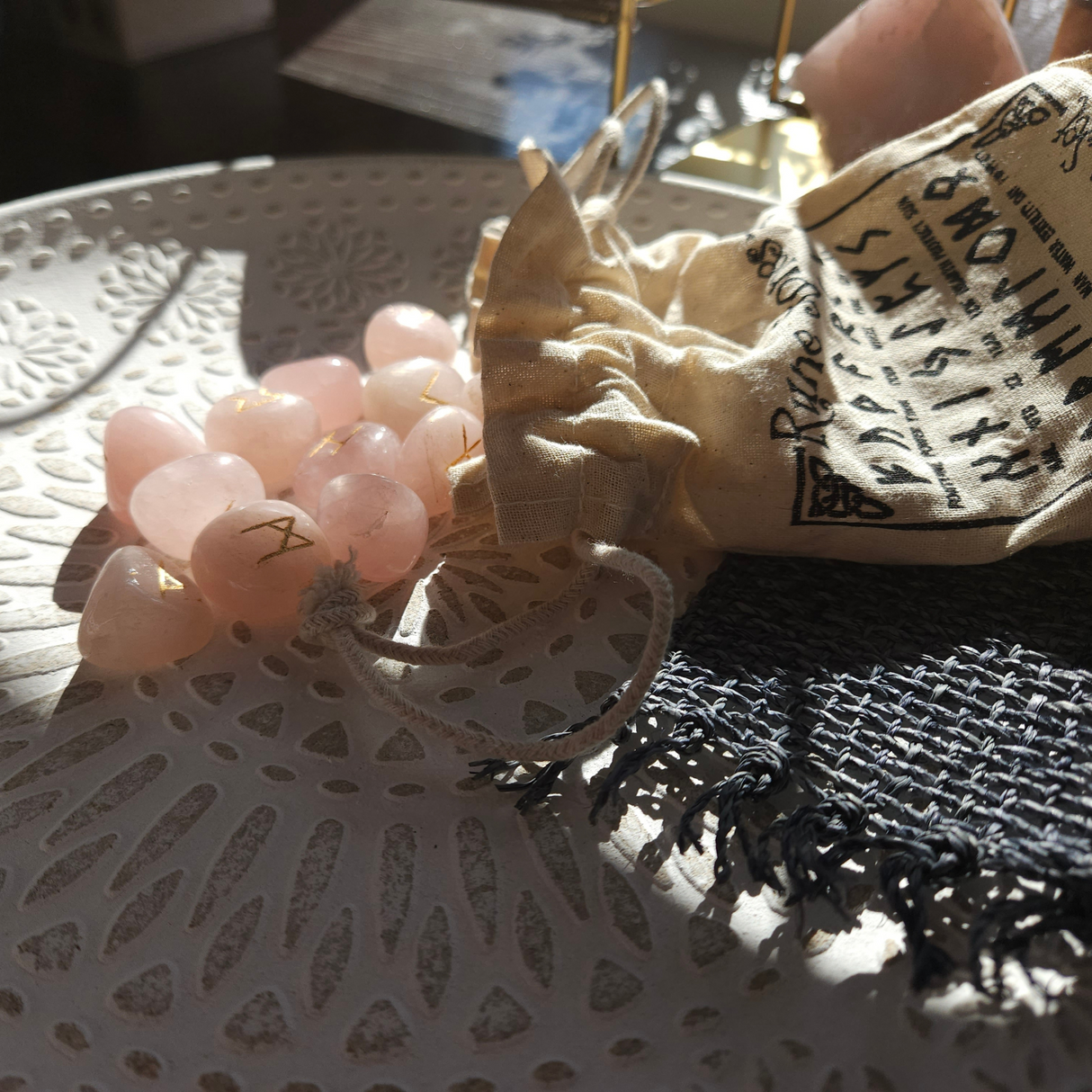 Rožinio kvarco runos